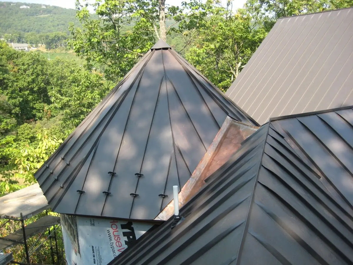 Professional Roof Tarp Installation by Craftsman Roofing in Houses Corner